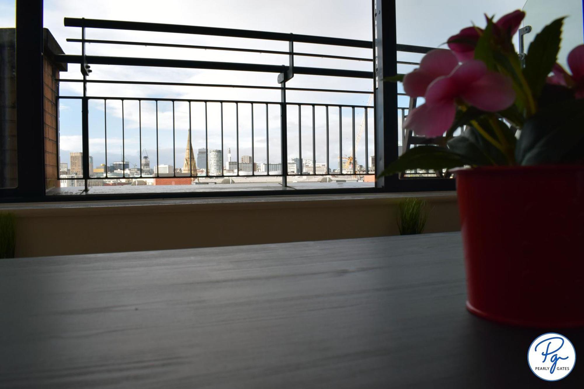 Skyline Penthouse: Luxe Views & Extended Comfort Birmingham Exterior photo